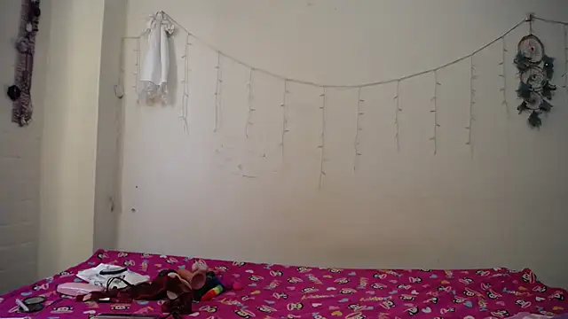 Nicolle-sky online show from February 2025 08:38:02 PM