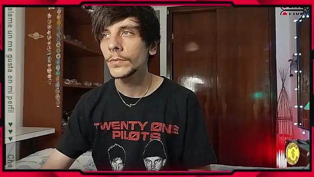 Snapshot of tobix_ chatting on December 2024 11:26:02 PM tobix online show from December 2024 11:26:02 PM