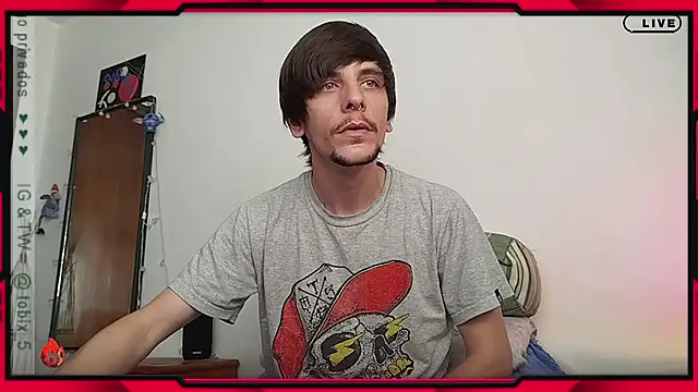 Snapshot of tobix_ chatting on January 2025 08:15:01 PM tobix online show from January 2025 08:15:01 PM