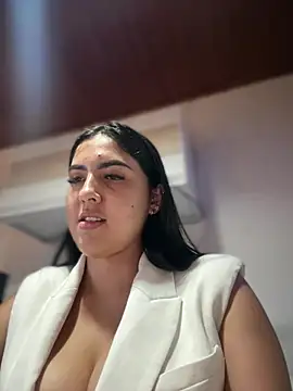 MarianaBenz online show from January 2026 11:52:01 PM