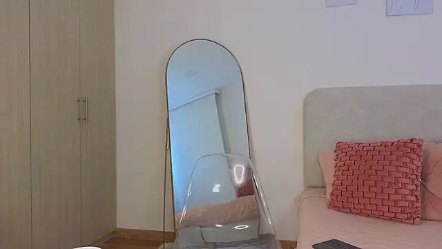 KristennBlue online show from December 2025 04:35:02 PM