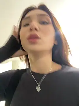 QuitieLia online show from December 2024 03:27:01 PM