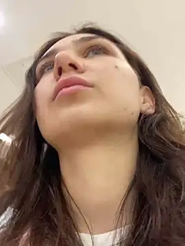 QuitieLia online show from December 2024 08:41:01 AM