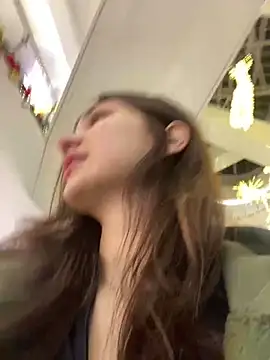 QuitieLia online show from December 2024 03:17:01 PM