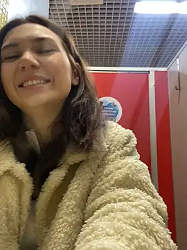 QuitieLia online show from December 2024 08:23:02 AM