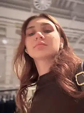 QuitieLia online show from September 2025 08:28:02 AM