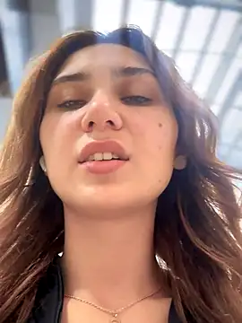 QuitieLia online show from October 2025 09:21:02 AM