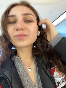 QuitieLia online show from April 2026 08:06:02 AM