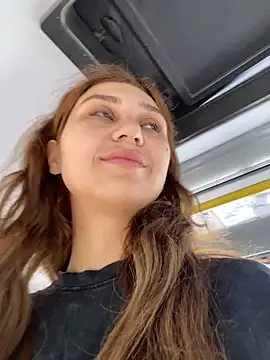 Snapshot of QuitieLia chatting on June 2026 08:19:02 AM QuitieLia online show from June 2026 08:19:02 AM
