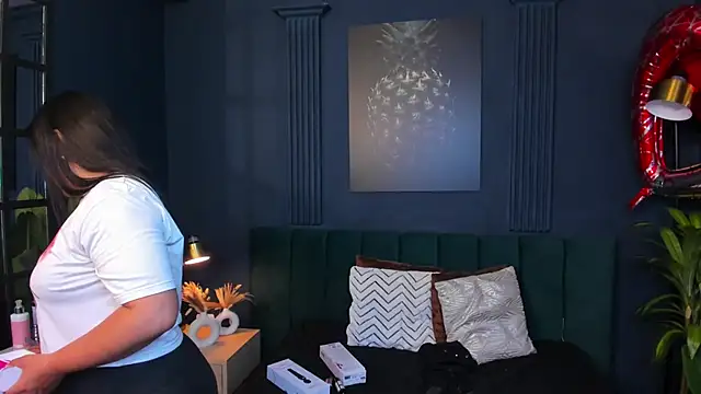 taylor bennet online show from February 2025 12:16:01 PM