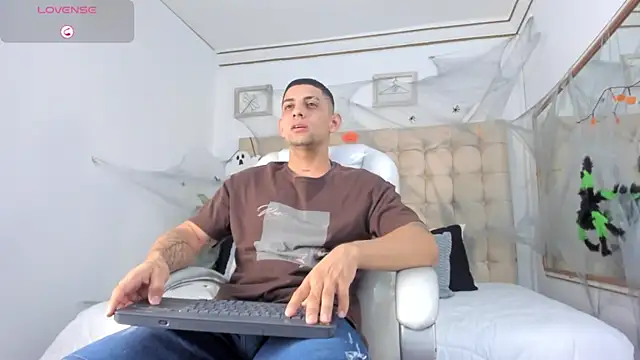 Alex cute77 online show from October 2025 10:48:01 AM