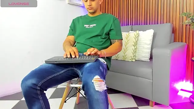 Alex cute77 online show from May 2026 11:40:01 AM