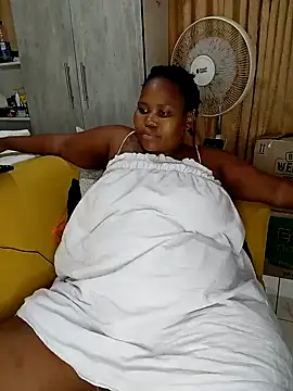 Snapshot of Real1SweetQueen chatting on February 2025 08:57:01 PM Real1SweetQueen online show from February 2025 08:57:01 PM