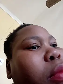 Snapshot of Real1SweetQueen chatting on February 2025 06:34:01 AM Real1SweetQueen online show from February 2025 06:34:01 AM