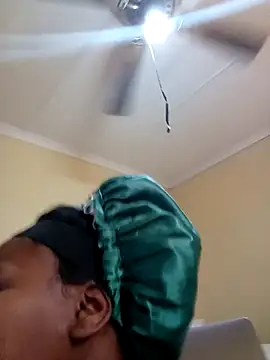 Snapshot of Real1SweetQueen chatting on March 2025 08:16:02 AM Real1SweetQueen online show from March 2025 08:16:02 AM