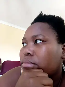 Snapshot of Real1SweetQueen chatting on March 2025 11:37:02 AM Real1SweetQueen online show from March 2025 11:37:02 AM