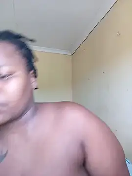 Snapshot of Real1SweetQueen chatting on March 2025 08:04:02 AM Real1SweetQueen online show from March 2025 08:04:02 AM