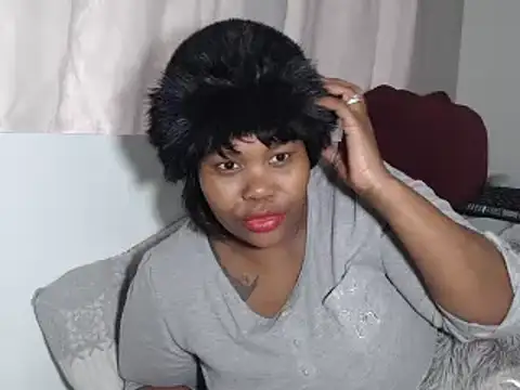 Snapshot of Real1SweetQueen chatting on September 2025 11:11:02 AM Real1SweetQueen online show from September 2025 11:11:02 AM