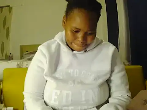 Snapshot of Real1SweetQueen chatting on July 2026 03:37:02 PM Real1SweetQueen online show from July 2026 03:37:02 PM