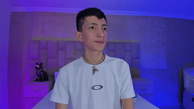 DereckCooperr online show from December 2024 04:06:01 PM