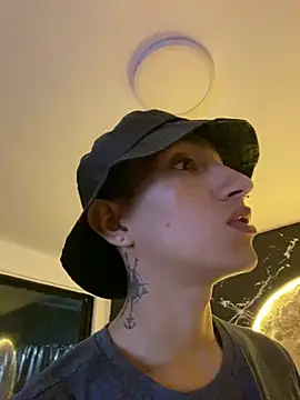 DereckCooperr online show from December 2024 05:04:01 AM