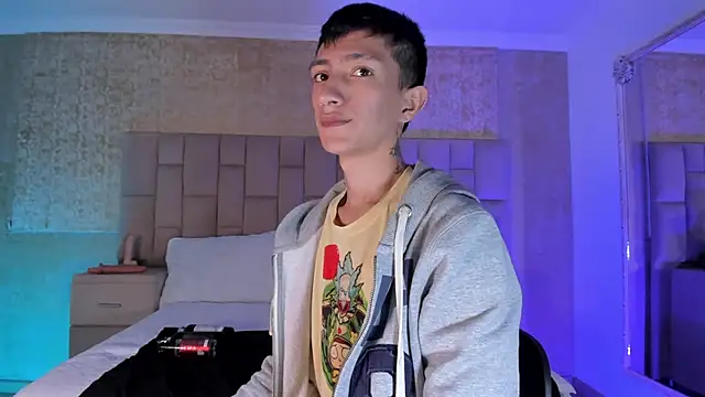 DereckCooperr online show from December 2024 07:52:02 PM