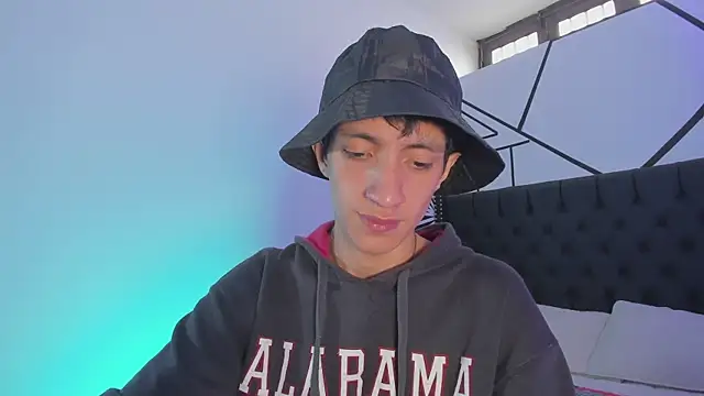 DereckCooperr online show from February 2025 08:31:01 PM