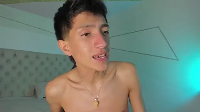 DereckCooperr online show from October 2025 10:40:01 PM