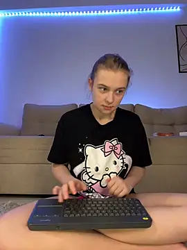 Snapshot of freiiaflower chatting on February 2025 04:07:01 AM freiiaflower online show from February 2025 04:07:01 AM