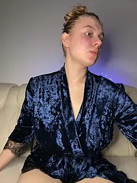 Snapshot of freiiaflower chatting on October 2025 08:22:01 PM freiiaflower online show from October 2025 08:22:01 PM