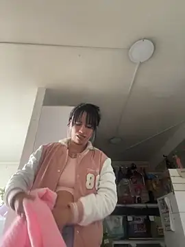 Snapshot of monserrat_towers chatting on October 2025 12:28:02 PM monserrat towers online show from October 2025 12:28:02 PM