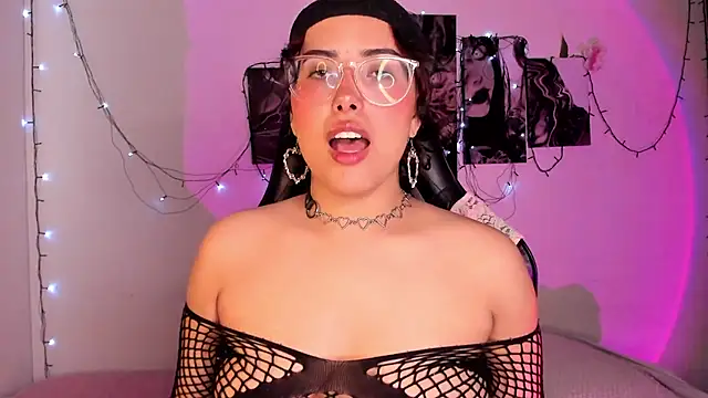 willow poisson online show from September 2025 05:06:01 PM