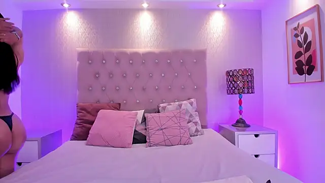 NatyQueen  online show from April 2026 01:22:02 PM