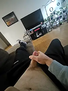 Snapshot of Cemg chatting on December 2024 12:49:01 PM Cemg online show from December 2024 12:49:01 PM