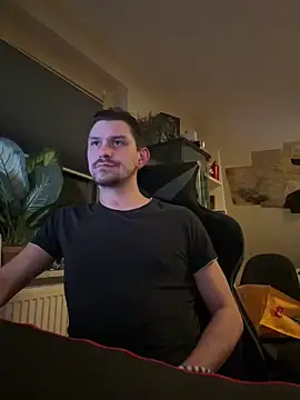 Snapshot of Shaiiboy chatting on February 2025 03:43:02 AM Shaiiboy online show from February 2025 03:43:02 AM