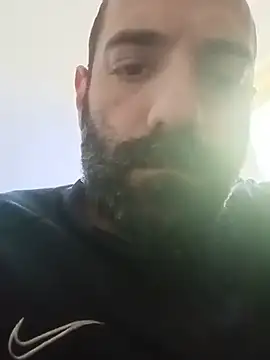 Snapshot of Maximus-40 chatting on May 2026 09:26:02 AM Maximus-40 online show from May 2026 09:26:02 AM