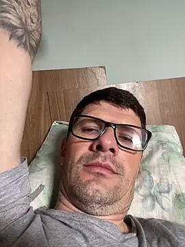 Juliano2289 online show from April 2026 03:56:01 PM