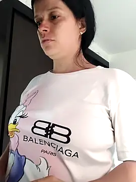 CurvySara1 online show from May 2026 09:45:02 PM