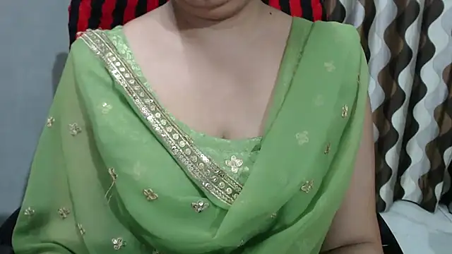 Snapshot of Kaur_Jannat chatting on January 2025 06:03:02 PM Kaur Jannat online show from January 2025 06:03:02 PM