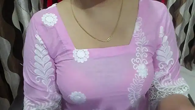 Snapshot of Kaur_Jannat chatting on November 2025 05:23:01 PM Kaur Jannat online show from November 2025 05:23:01 PM