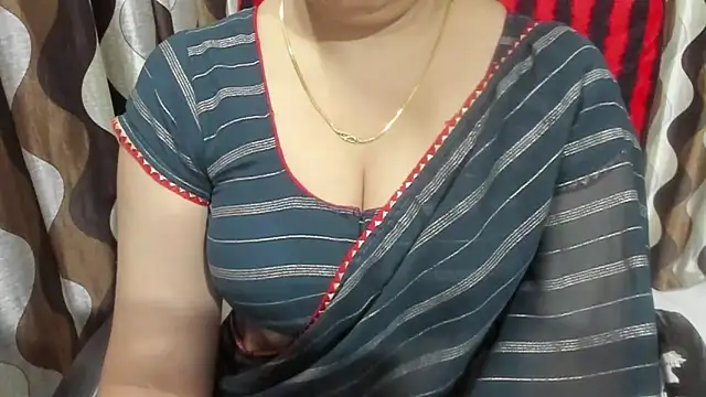 Snapshot of Kaur_Jannat chatting on November 2025 05:57:01 PM Kaur Jannat online show from November 2025 05:57:01 PM