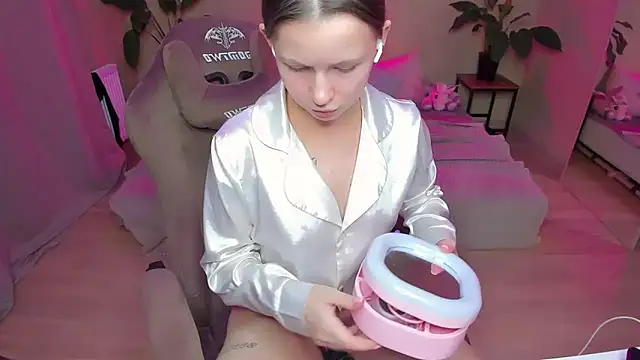 HelloRoxy online show from December 2024 02:12:01 AM