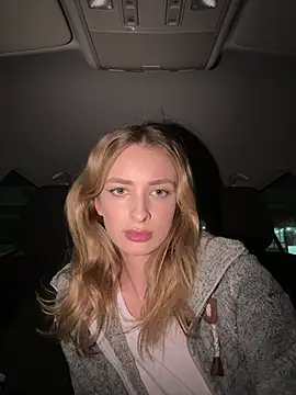 Snapshot of EvieEvans chatting on February 2025 06:23:01 PM EvieEvans online show from February 2025 06:23:01 PM