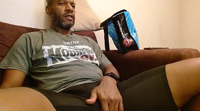 Snapshot of elmorenazost chatting on February 2025 03:33:01 AM elmorenazost online show from February 2025 03:33:01 AM