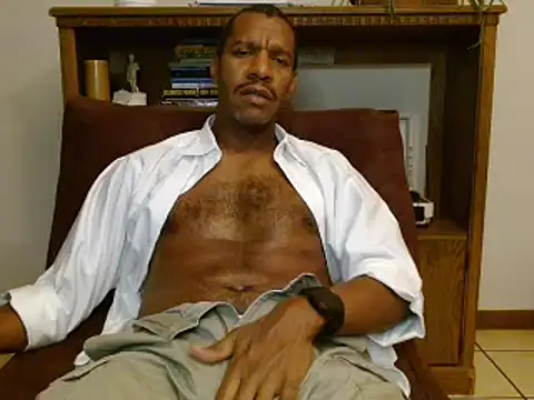 Snapshot of elmorenazost chatting on March 2025 03:45:01 AM elmorenazost online show from March 2025 03:45:01 AM