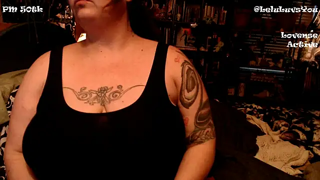 Snapshot of LeluLuvsYou chatting on January 2025 01:09:01 PM LeluLuvsYou online show from January 2025 01:09:01 PM