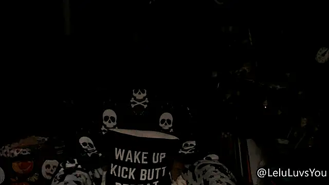 Snapshot of LeluLuvsYou chatting on November 2025 05:42:01 AM LeluLuvsYou online show from November 2025 05:42:01 AM