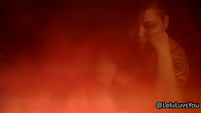 Snapshot of LeluLuvsYou chatting on April 2026 06:40:02 AM LeluLuvsYou online show from April 2026 06:40:02 AM