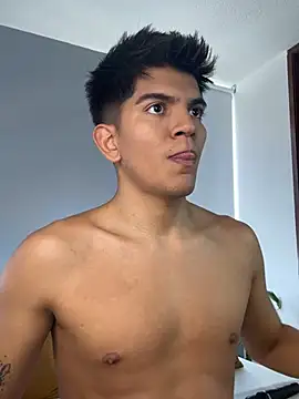 santiago 01 online show from April 2026 07:37:01 PM