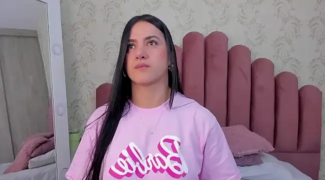 Snapshot of Bella_Fior chatting on January 2025 12:54:01 AM Bella Fior online show from January 2025 12:54:01 AM